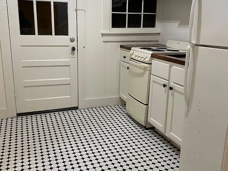 1212 N Jefferson St #A — Photo 6