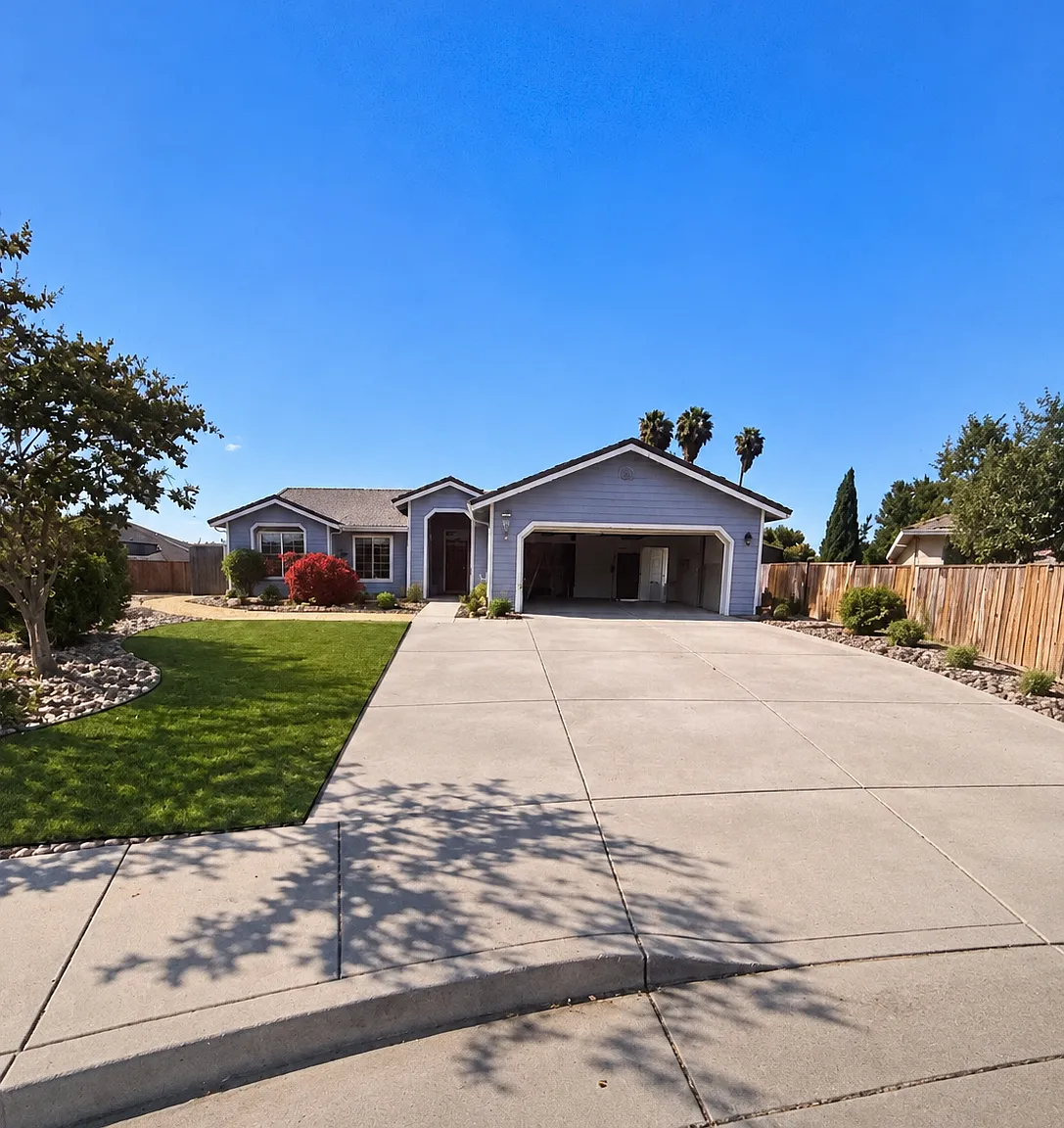 4 bed, 1639 sqft, $3,695 — Photo 1