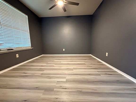 3rd image of 2805 Thistlewood Dr