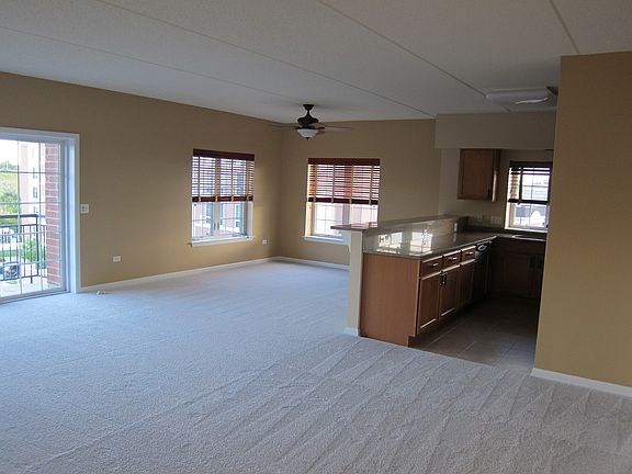 3rd image of 405 Creekside Dr #402