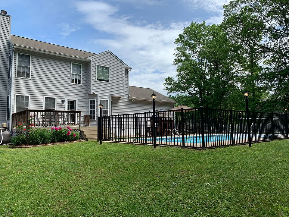 2nd image of 11817 Woodland View Dr