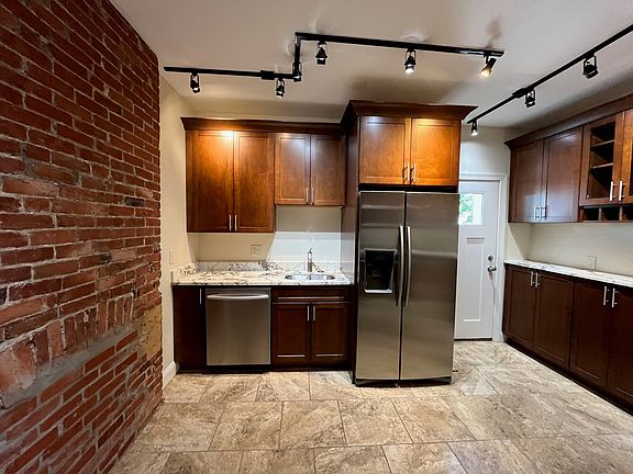 4th image of 6811 Thomas Blvd #2