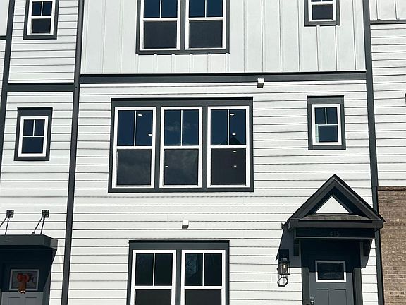 3rd image of 413 Silver Star Blvd #1
