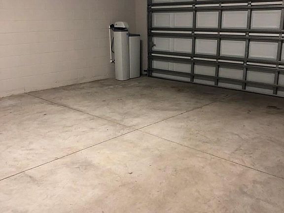4th image of 35 Buttermill Dr