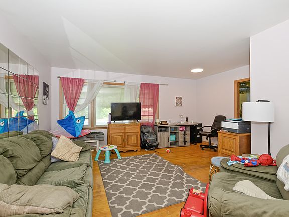 2nd image of 2511 Eisenhower Dr