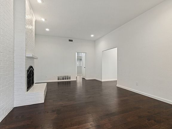 3rd image of 2013 Pleasant Valley Dr