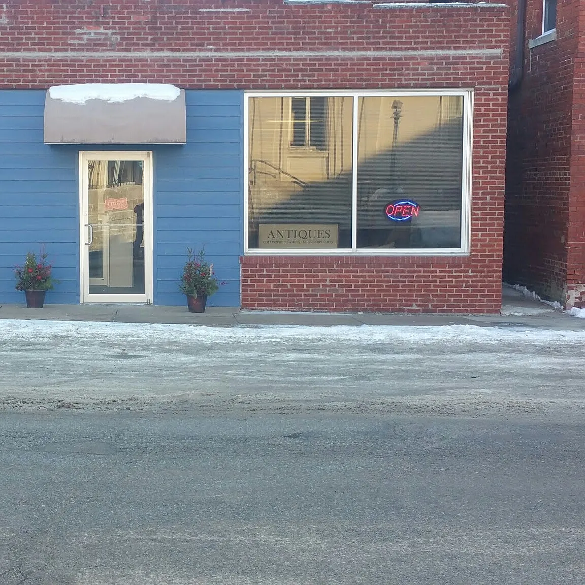 502 E Coolbaugh - 5 — Photo 2