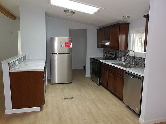 5th image of 16398 SE Hearthwood Dr #93