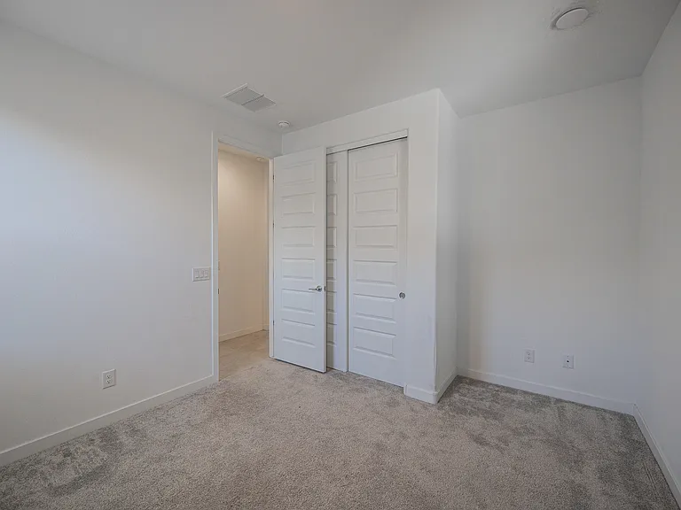 4607 S 111th Dr — Photo 22