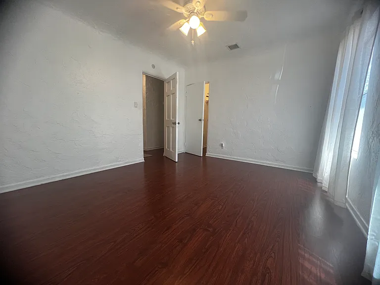 2829 S Holt Ave — Photo 11