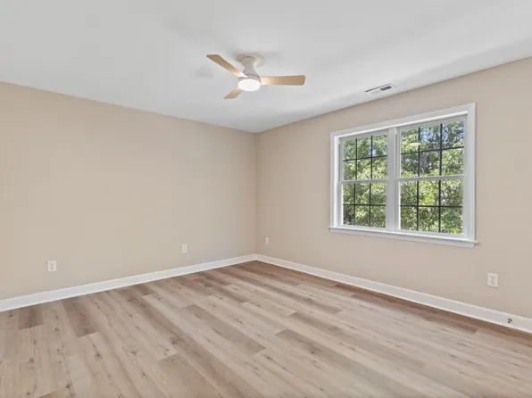 317 Commons Dr, Holly Springs, NC 27540