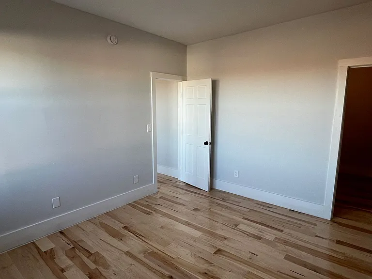105 Main St — Photo 15