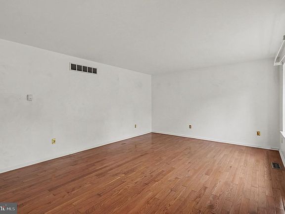 4th image of 4541 French Dr