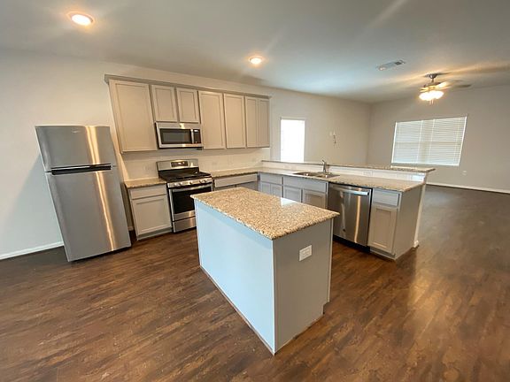 4th image of 220 Timber Brook Dr