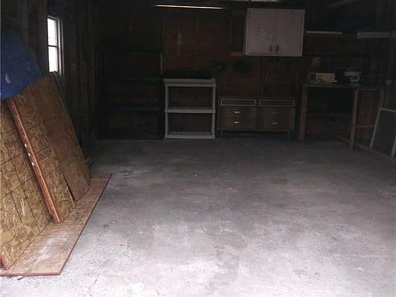3rd image of 842 Lee Ave