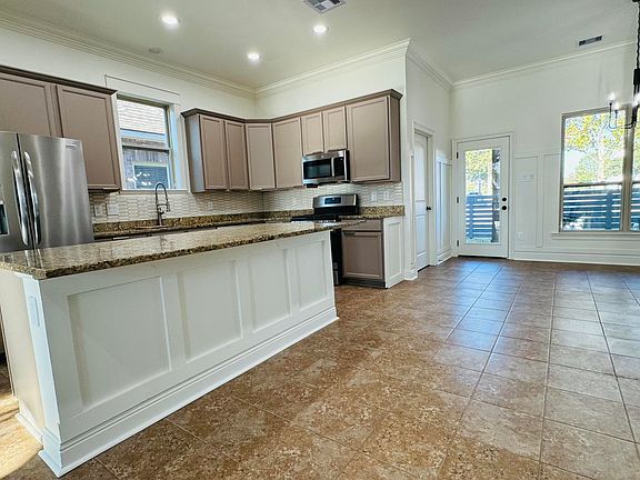3rd image of 104 Briar Leaf Way