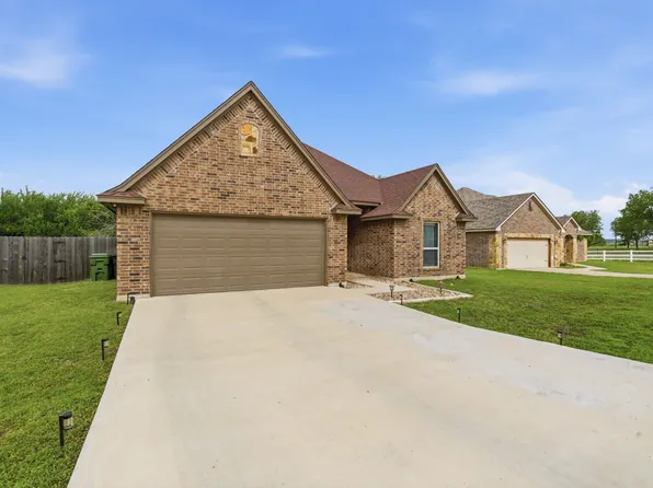 2313 Springhill Ct, Mineral Wells, TX 76067
