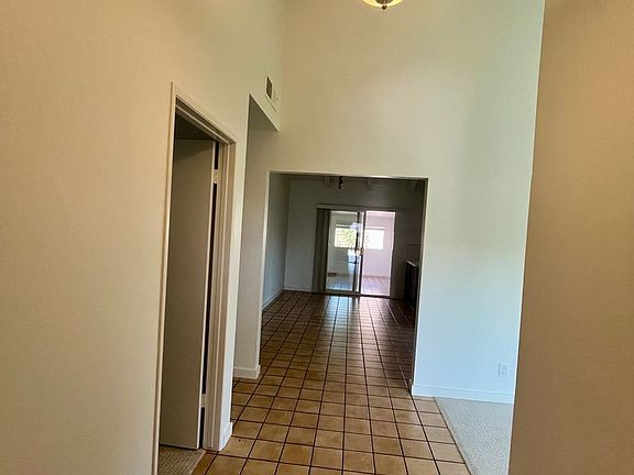 4th image of 706 Piedras Oro Calle