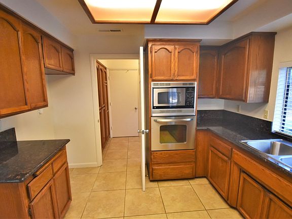 5th image of 1008 Tamarack Ct