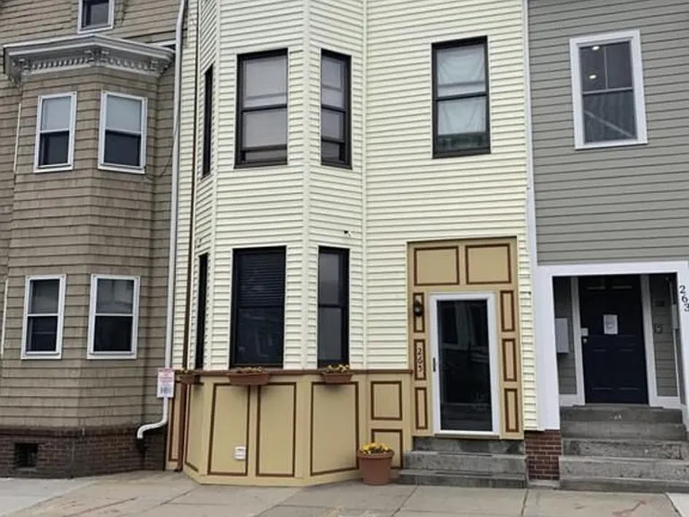 Lexington St — Photo 12