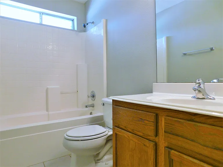 3721 Calvert Ln — Photo 24