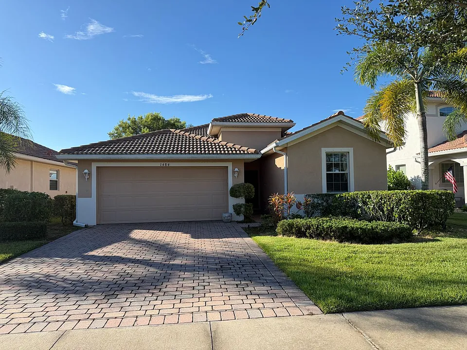 1484 Birdie Dr