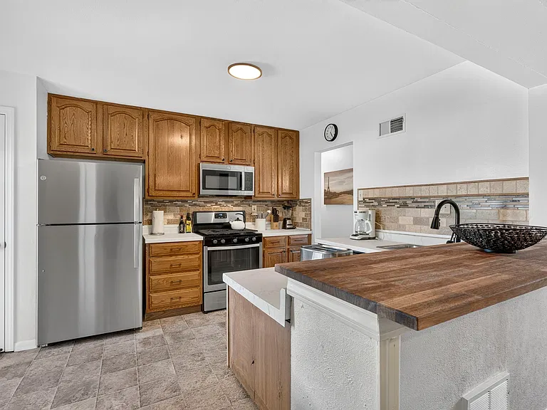 615 Loyola Dr — Photo 15