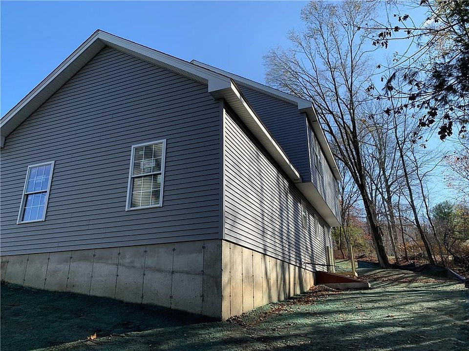 2nd image of 17 Liane Dr