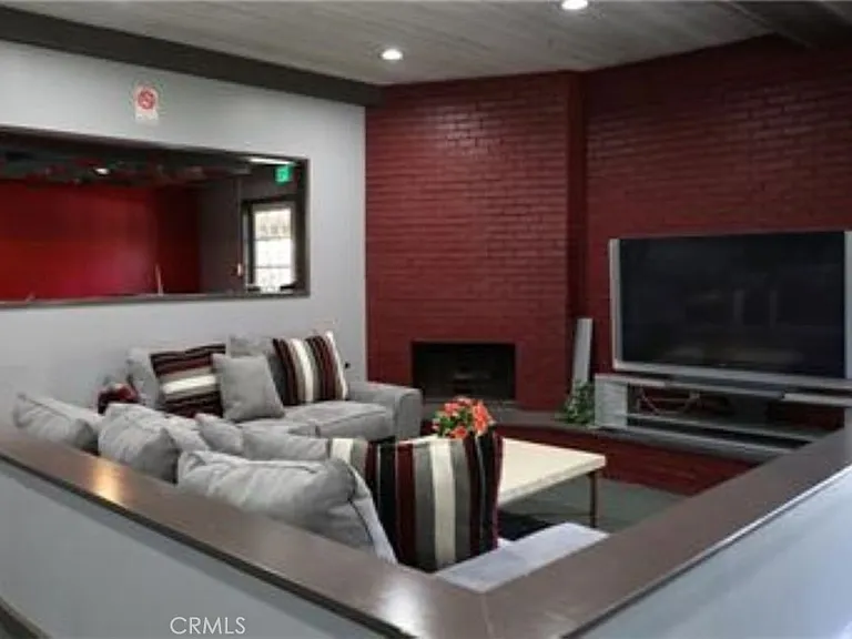 22100 Burbank Blvd #22100 — Photo 24