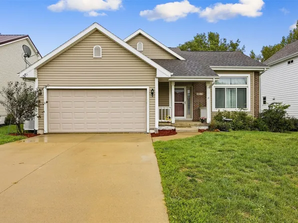5013 N Willowbend Rd NE, Cedar Rapids, IA 52411