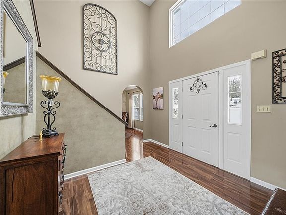 2nd image of 140 Cedar Ridge Dr