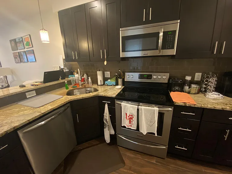 1621 Brown St #2 — Photo 5