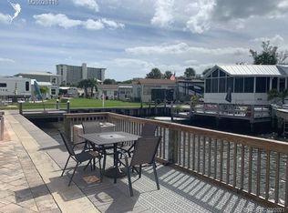 2065 Nettles Blvd, Jensen Beach, FL 34957