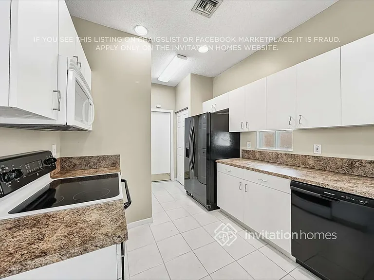 7697 Springfield Lake Dr — Photo 10