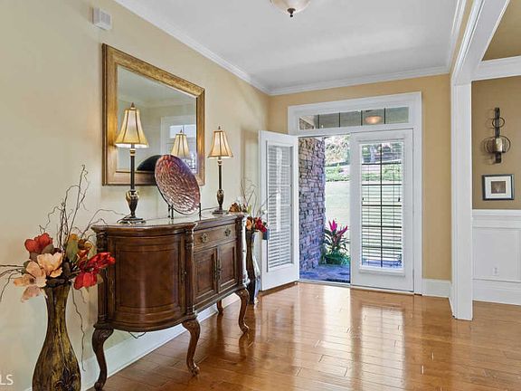 3rd image of 75 Oak Forest Dr