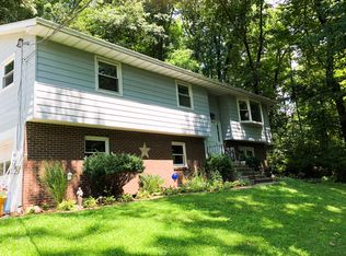3089 Chestnut Hill Rd, Emmaus, PA 18049