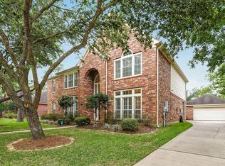 712 Hidden Woods Ln, Friendswood, TX 77546