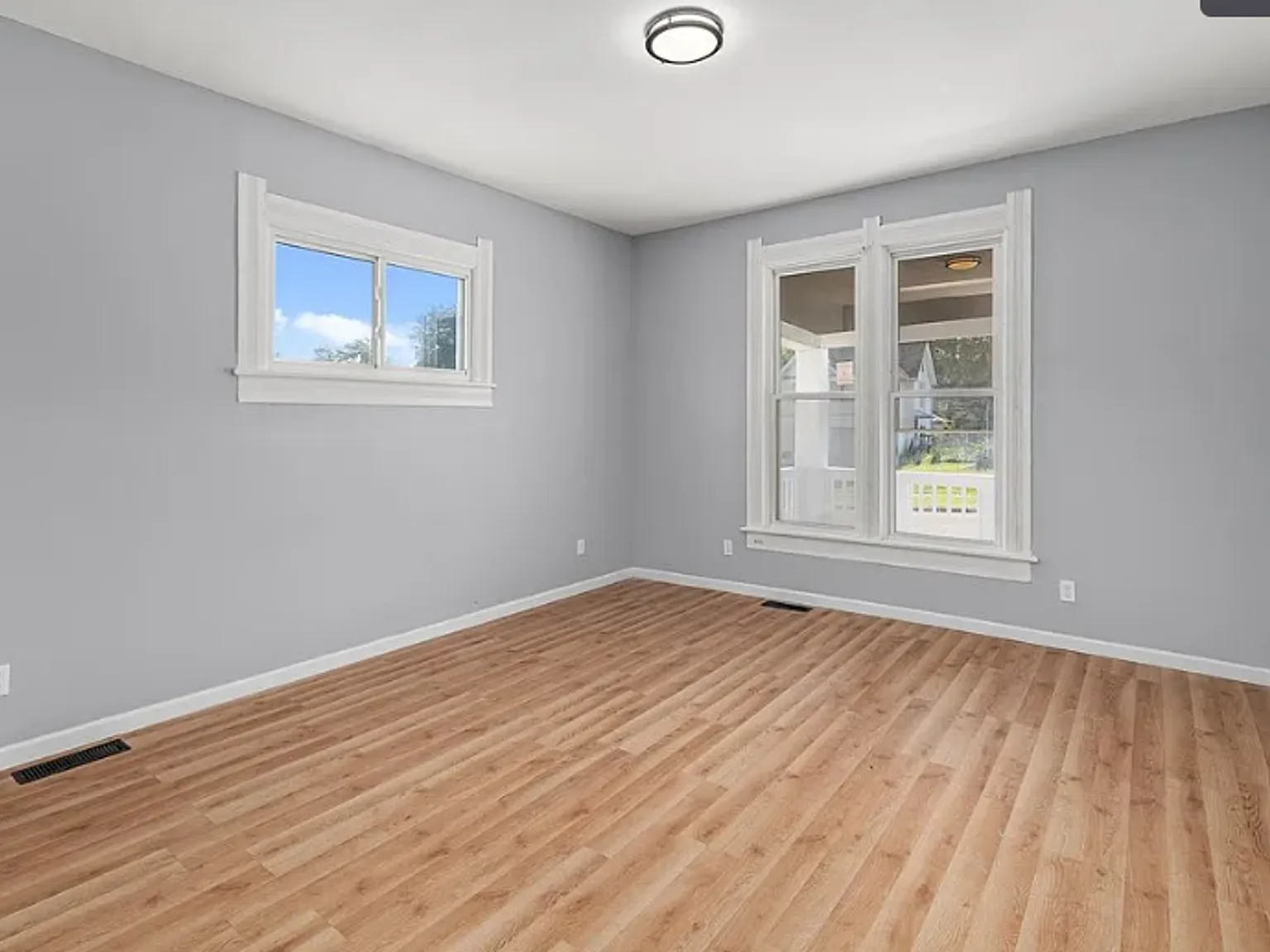 131 Sturges Ave Mansfield OH 44903 — Photo 2