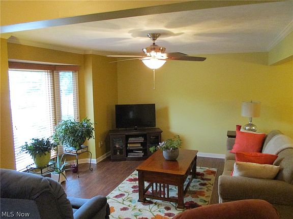 4th image of 20266 Wildwood Ln