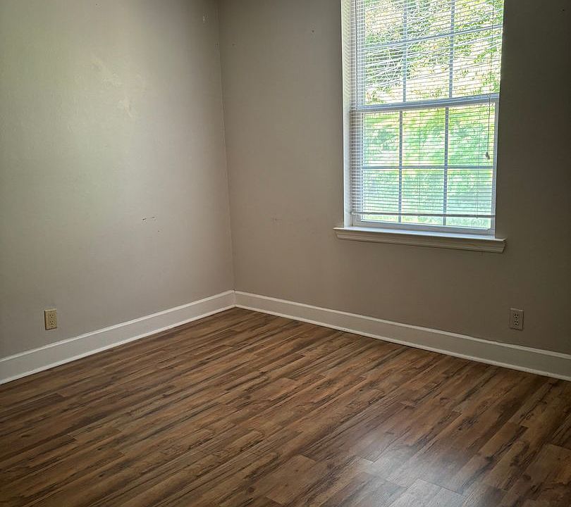 1st image of 2719 Folts Dr APT 109