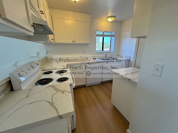 2nd image of 979-989 Hilby Ave Unit 979-D