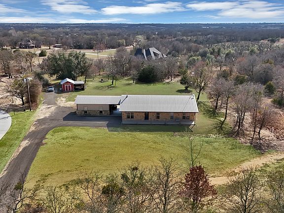 3rd image of 151 Roble Ct