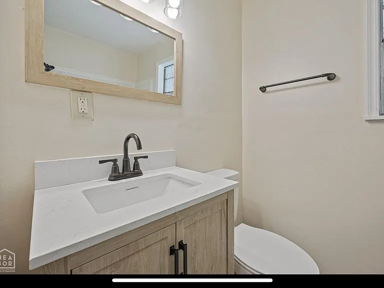 804 S Franklin St — Photo 7