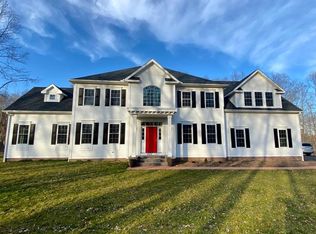 375 Podunk Rd, Guilford, CT 06437