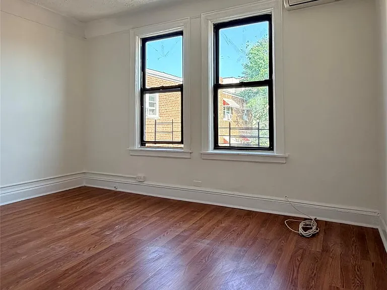 1840 Bronxdale Ave #3 — Photo 11