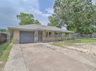 829 Colony Ln, Houston, TX 77076