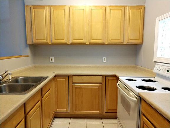 3rd image of 1017 Almand St NW