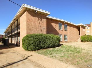 4770 Kings Dr #G, Saint Louis, MO 63116