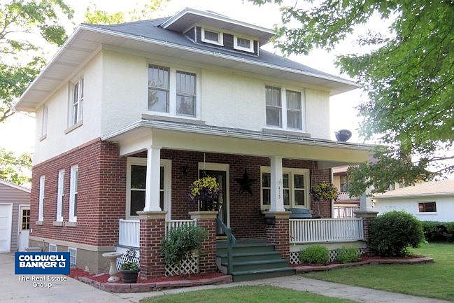 1st image of 415 Janssen Ave