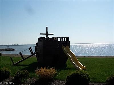 5th image of 2349 S Harbor Bay Dr